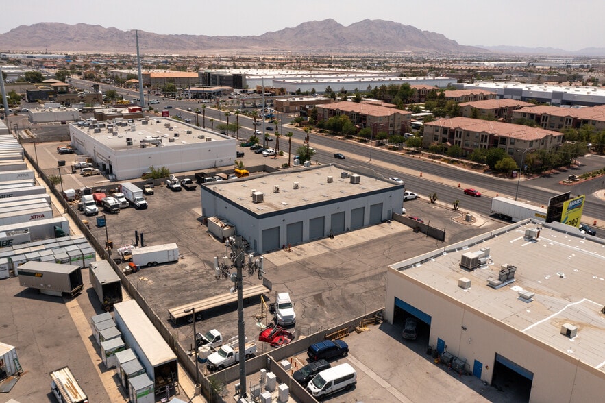 4150 E Craig Rd, North Las Vegas, NV à vendre - Photo de l’immeuble – Image 2 sur 7