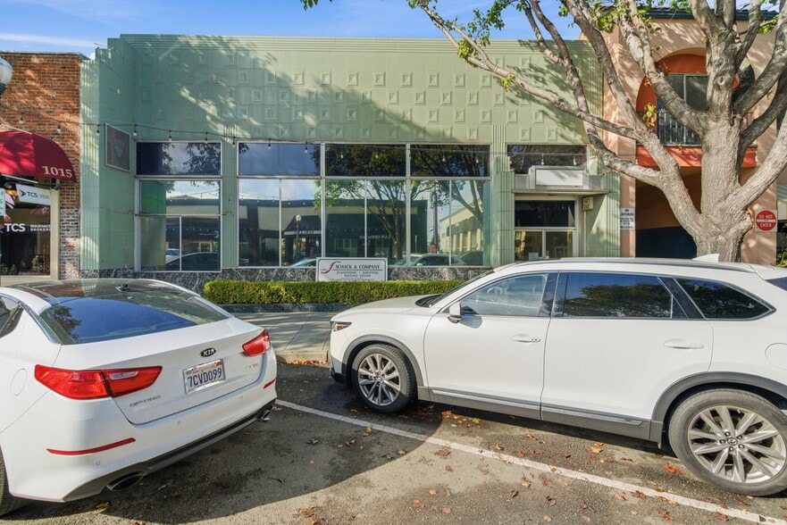 1025 Central Ave, Tracy, CA à vendre - Photo principale – Image 1 sur 54