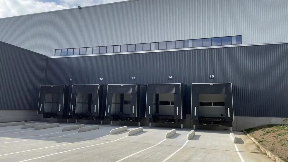 Industriel/Logistique dans Bain-de-Bretagne à louer - Photo de l’immeuble – Image 3 sur 12