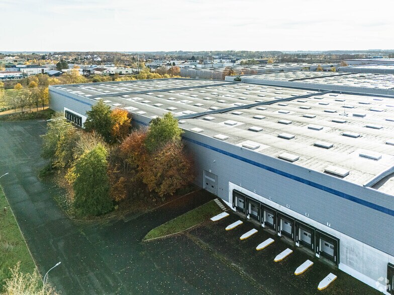 1 Boulevard Jean Monnet, Combs-la-Ville à louer - Photo de l’immeuble – Image 2 sur 2