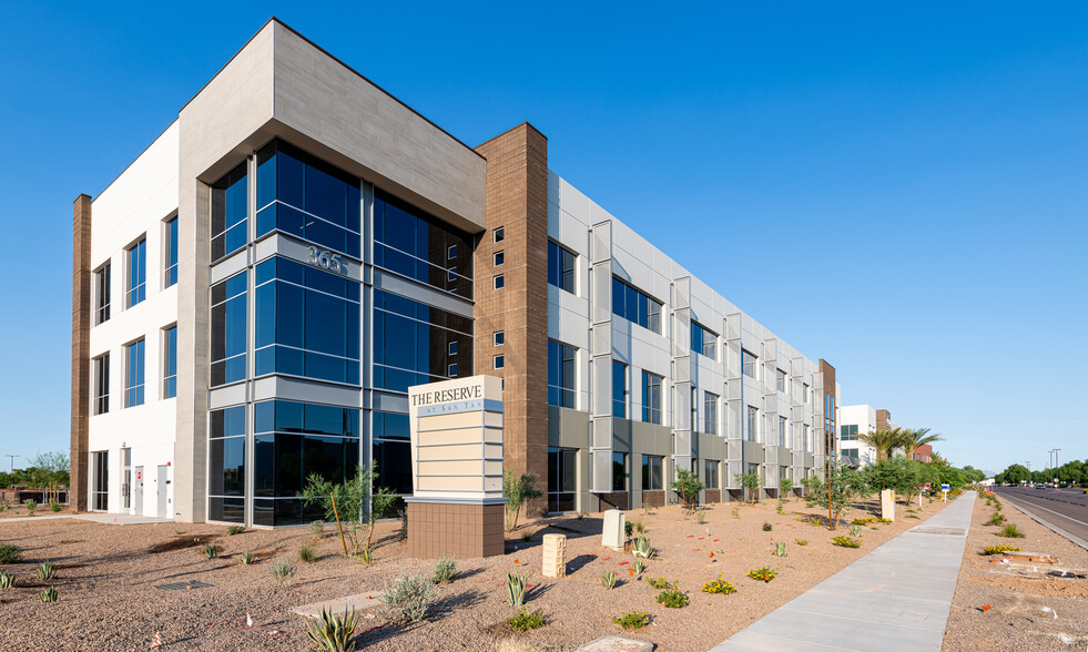 365 E Germann Rd, Gilbert, AZ à louer - Photo de l’immeuble – Image 1 sur 9