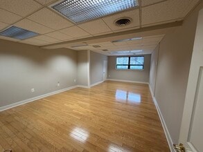 661 W Germantown Pike, Plymouth Meeting, PA à louer Photo intérieure– Image 1 sur 2