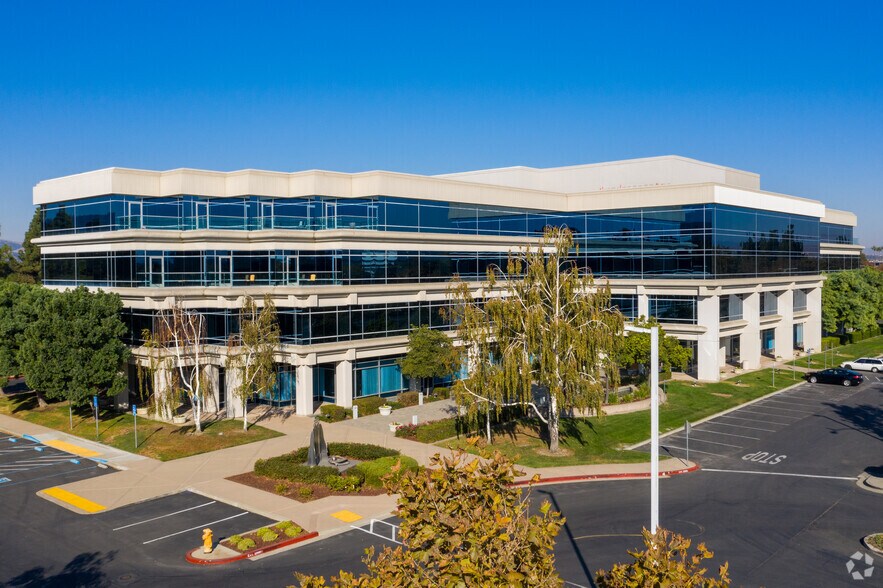 5050 Hopyard Rd, Pleasanton, CA à vendre - Photo de l’immeuble – Image 3 sur 28
