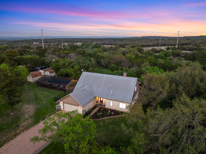 260 Gregg dr, Spicewood, TX à vendre - Photo de l’immeuble – Image 3 sur 34