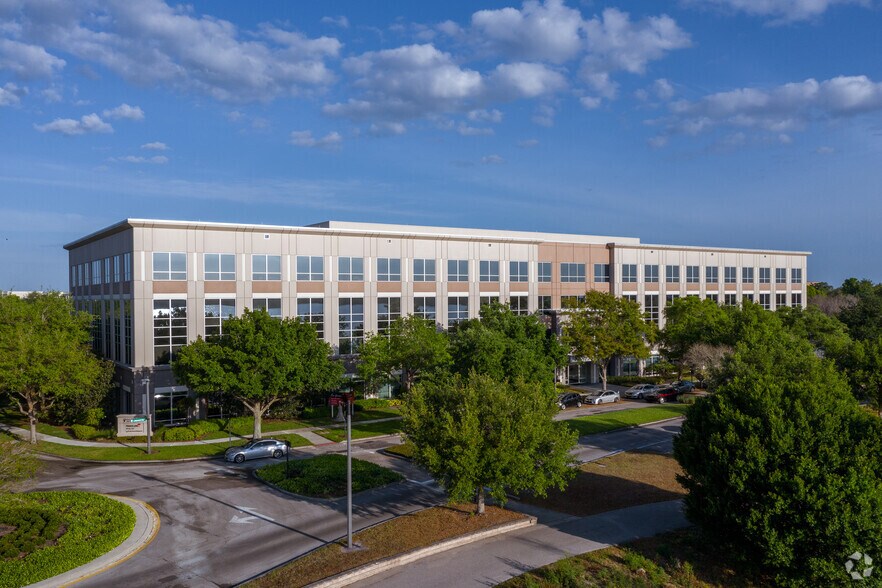 2420 S Lakemont Ave, Orlando, FL à louer - Photo de l’immeuble – Image 1 sur 9