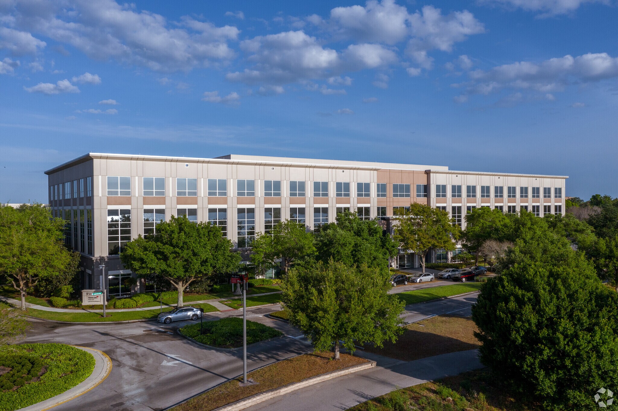 2420 S Lakemont Ave, Orlando, FL à louer Photo de l’immeuble– Image 1 sur 10