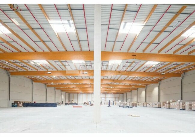 Plus de détails pour Route De Lapalud, Bollène - Industriel/Logistique à louer