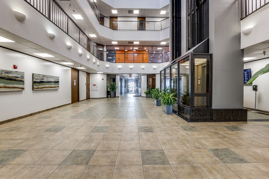 2626 S Loop Fwy W, Houston, TX à louer - Photo intérieure – Image 3 sur 19