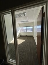 N14W23777 Stone Ridge Dr, Waukesha, WI à louer Photo intérieure– Image 1 sur 4