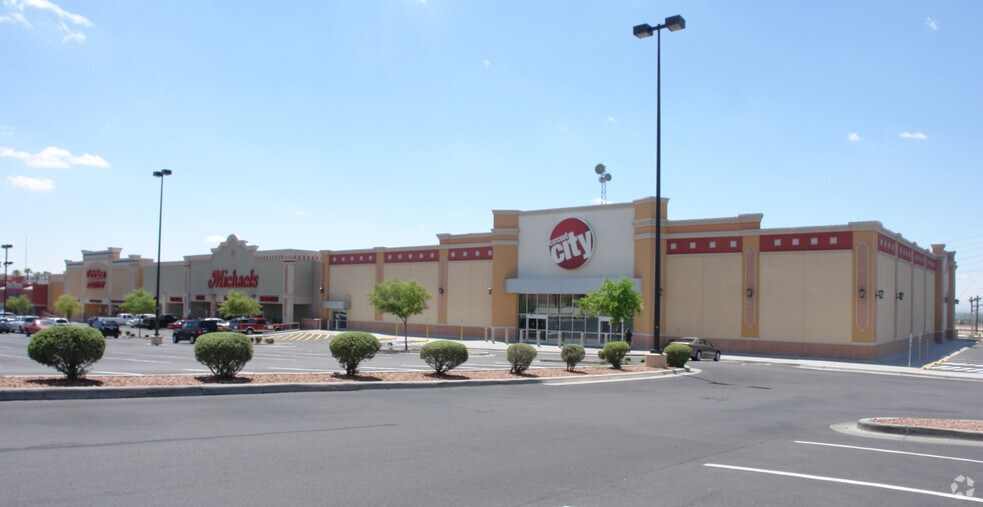 1313-1345 George Dieter Dr, El Paso, TX à louer - Photo de l’immeuble – Image 3 sur 26