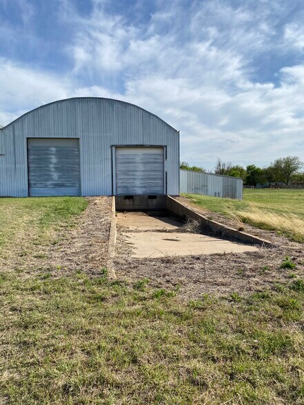 1325 Avenue D, Graham, TX à vendre - Photo de l’immeuble – Image 3 sur 6