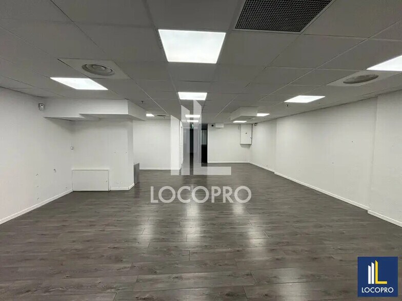 Bureau dans Nice à louer - Photo de l’immeuble – Image 2 sur 7