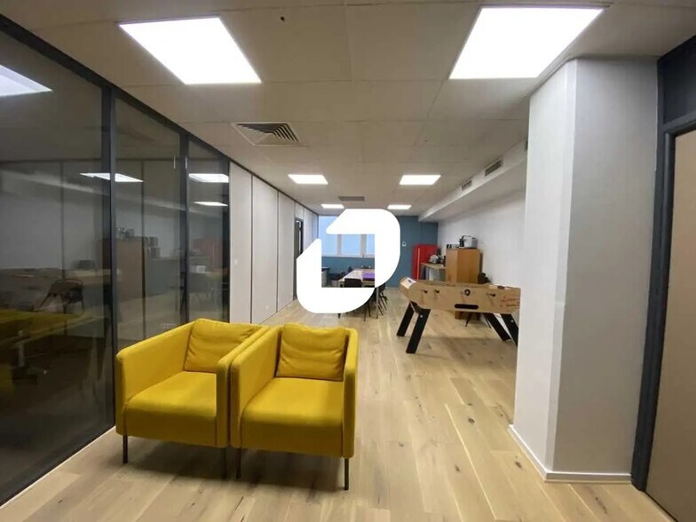 Bureau dans Saint-Ouen-sur-Seine à louer - Photo de l’immeuble – Image 1 sur 9