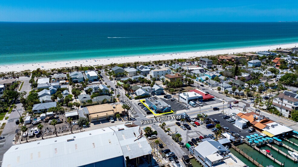 2000 Pass a Grille Way, Saint Pete Beach, FL à vendre - Photo principale – Image 1 sur 16