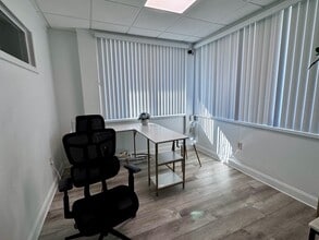 2975 Bee Ridge Rd, Sarasota, FL à louer Photo intérieure– Image 2 sur 8