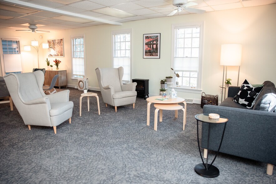 11505 Allecingie Pky, Richmond, VA à louer - Photo de l’immeuble – Image 2 sur 7