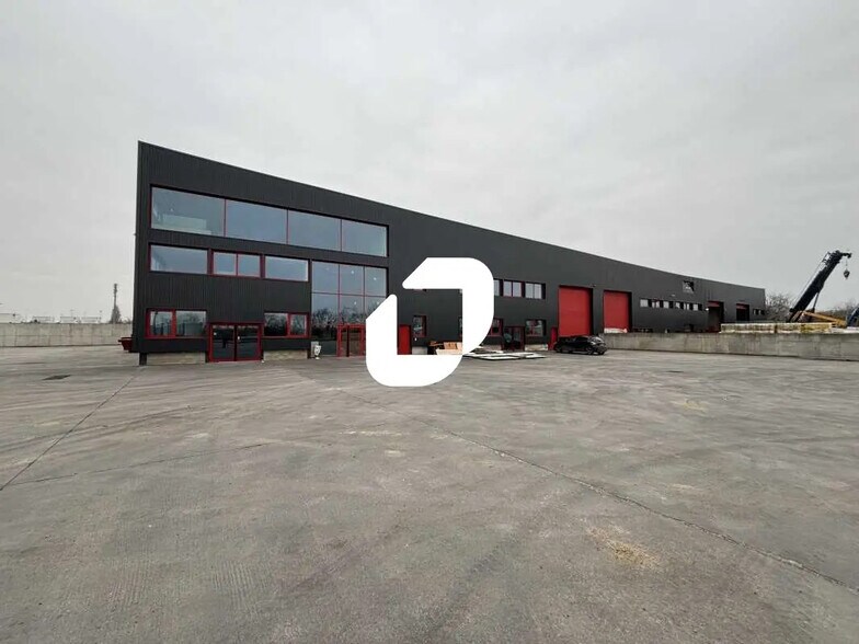 Local d’activités dans Saint-Germain-lès-Arpajon à louer - Photo de l’immeuble – Image 2 sur 16