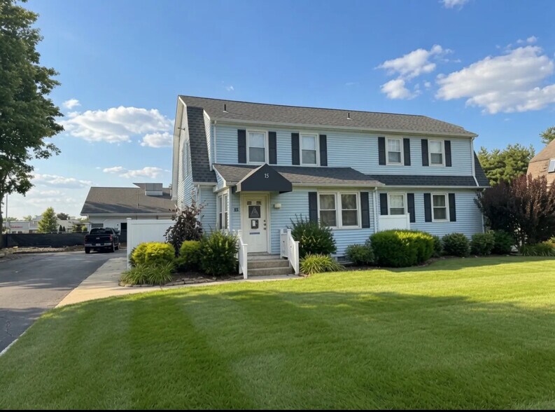 15 Concord St, Glastonbury, CT à louer - Photo de l’immeuble – Image 1 sur 8
