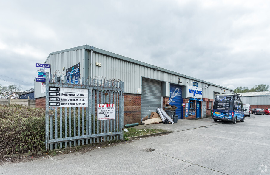 17 Outram Rd, Dukinfield à louer - Photo principale – Image 1 sur 7