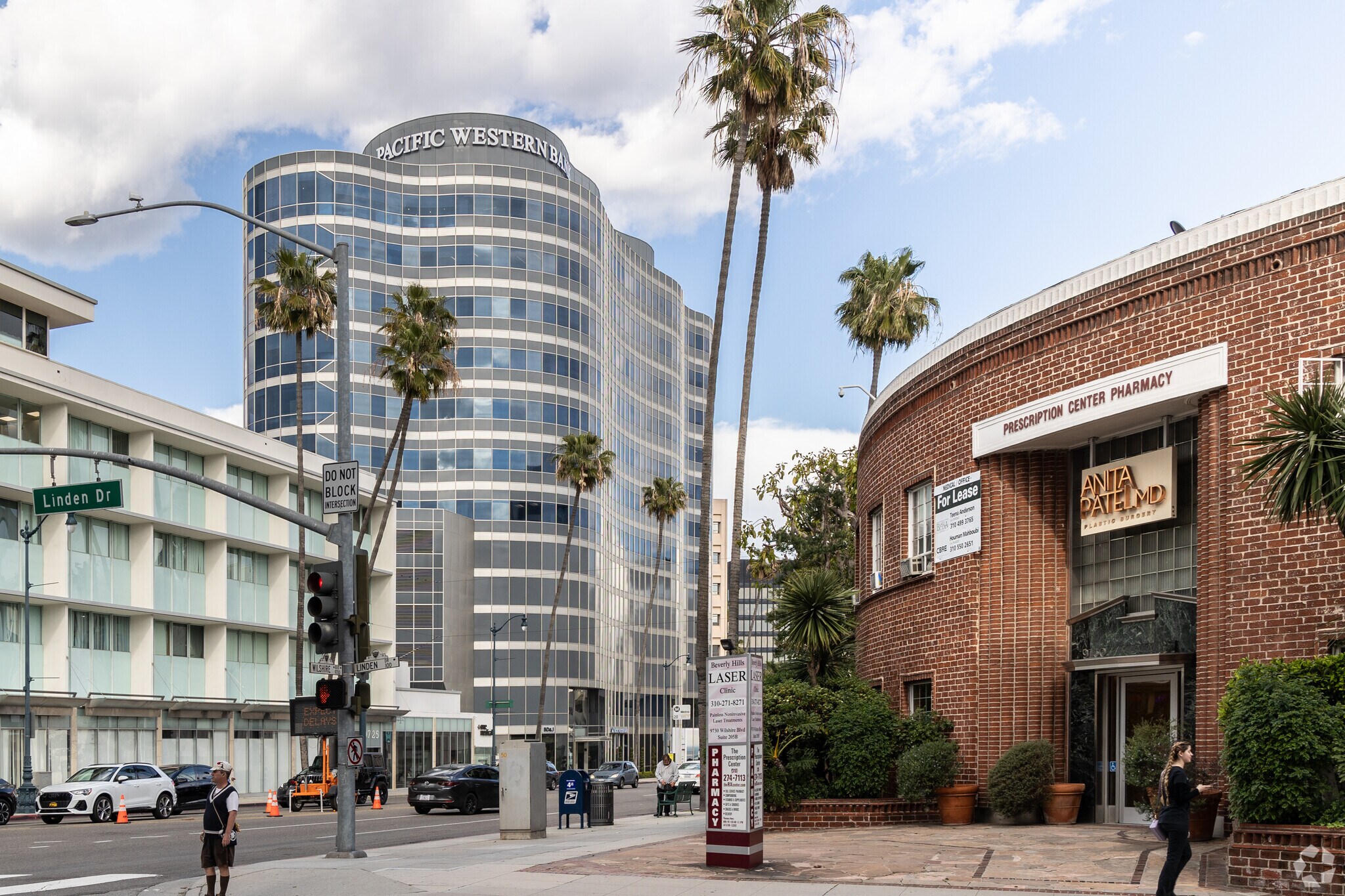 9701 Wilshire Blvd, Beverly Hills, CA à louer Photo principale– Image 1 sur 36