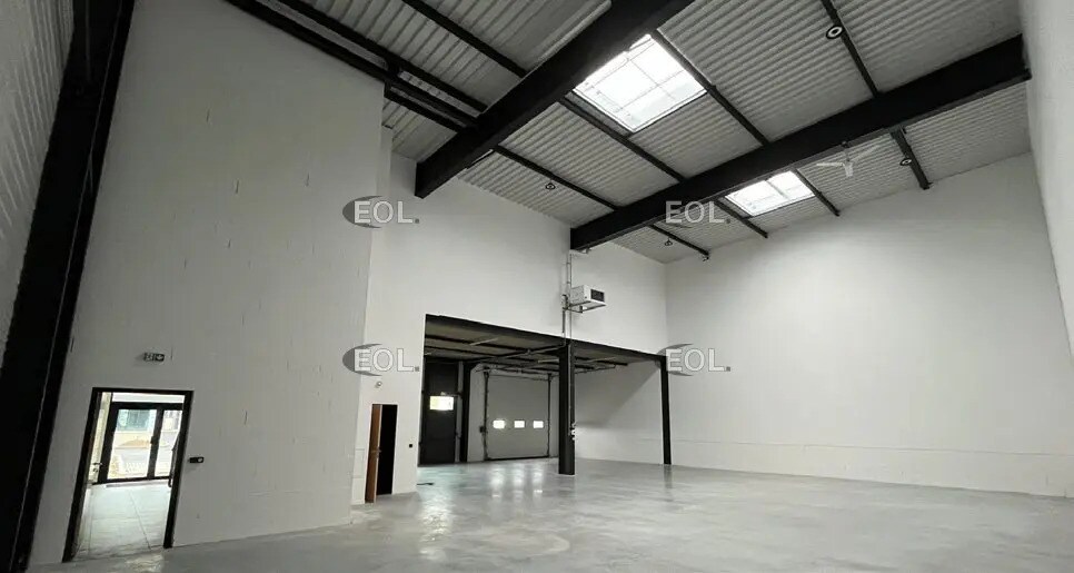 25 Route De Lyon, Saint-Priest à louer - Photo de l’immeuble – Image 2 sur 9