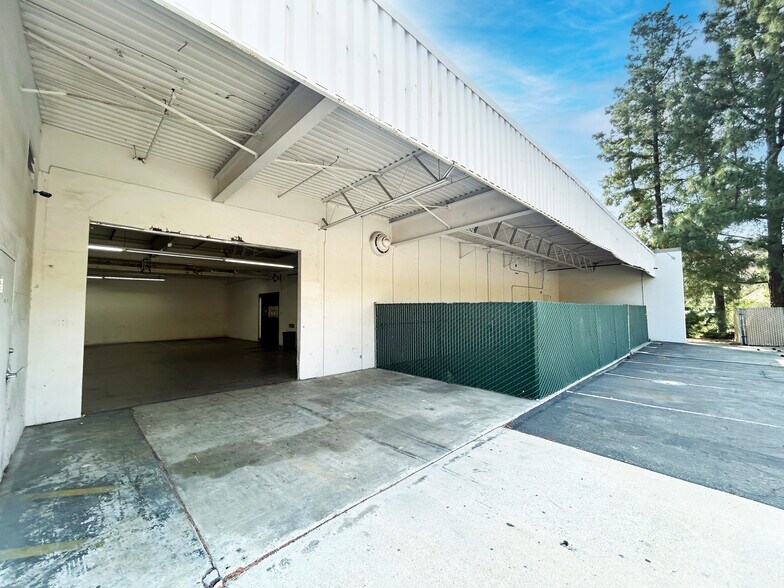 25110 Rye Canyon Loop, Valencia, CA à louer - Photo de l’immeuble – Image 3 sur 11