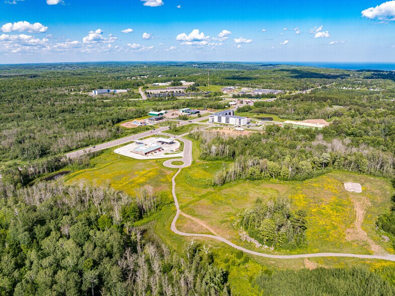 Arrowhead Road, Duluth, MN à vendre - Photo de l’immeuble – Image 2 sur 10