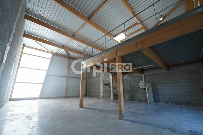 Plus de détails pour 296 Allée Des Lilas, Saint-Vulbas - Local d’activités à vendre