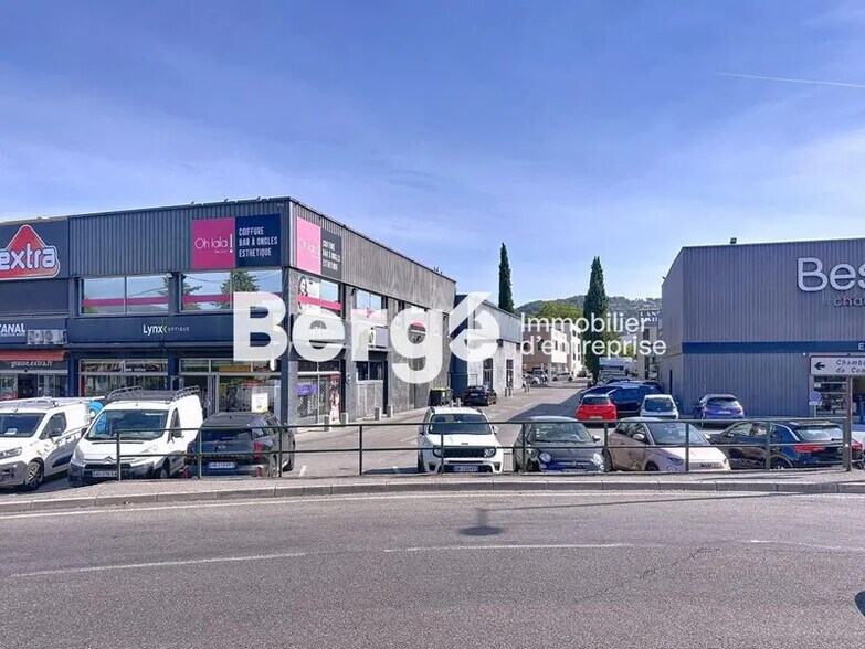 Local commercial dans Grasse à louer - Photo de l’immeuble – Image 1 sur 6