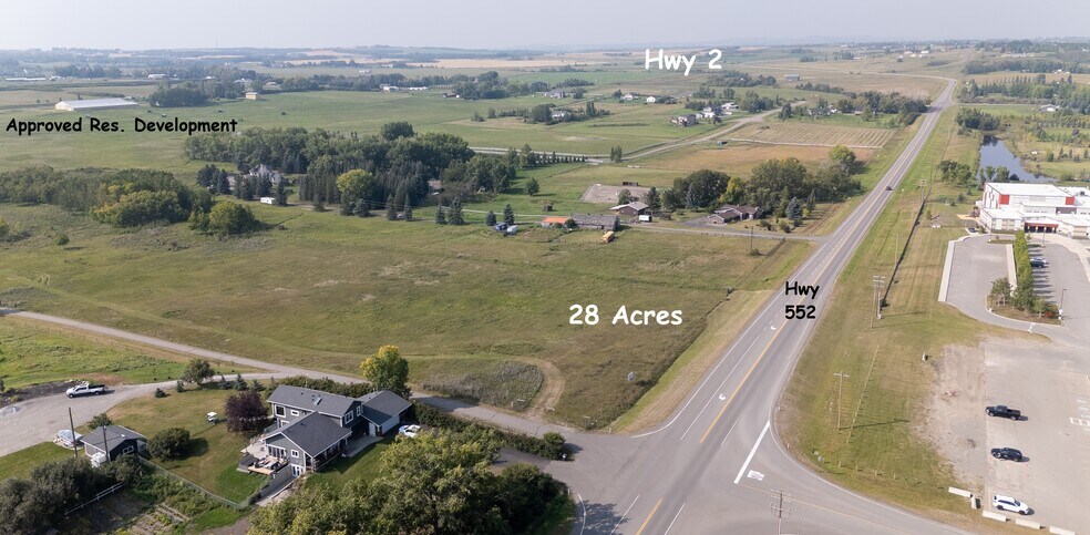 552 E Foothills Acres, Foothills, AB à vendre - Aérien – Image 3 sur 5