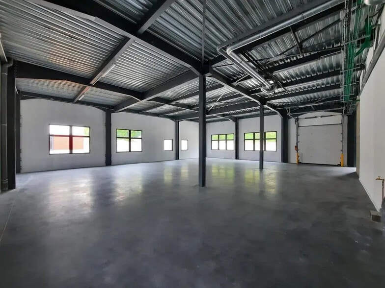 Local d’activités dans Dardilly à louer - Photo intérieure – Image 3 sur 3