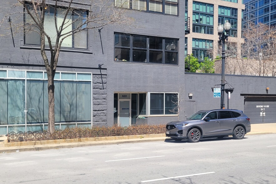 626 W Randolph St, Chicago, IL à louer - Photo de l’immeuble – Image 2 sur 8