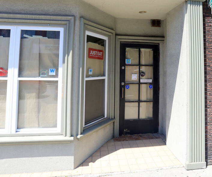 20-22 Simcoe St S, Oshawa, ON à louer - Photo de l’immeuble – Image 2 sur 6