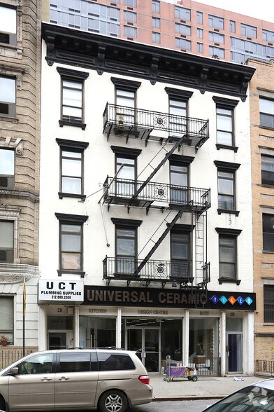 231-233 E 33rd St, New York, NY à louer - Photo de l’immeuble – Image 2 sur 4