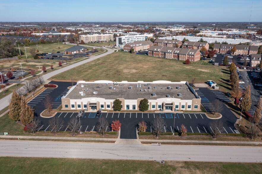 1745 Alysheba Way, Lexington, KY à louer - Photo de l’immeuble – Image 1 sur 21
