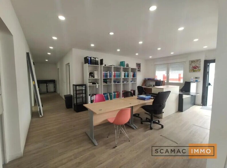 Bureau dans Boissy-Saint-Léger à louer - Photo de l’immeuble – Image 2 sur 6