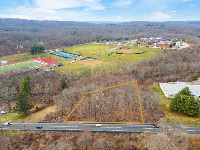1140 Southford Rd, Middlebury, CT à vendre - Photo de l’immeuble – Image 3 sur 4