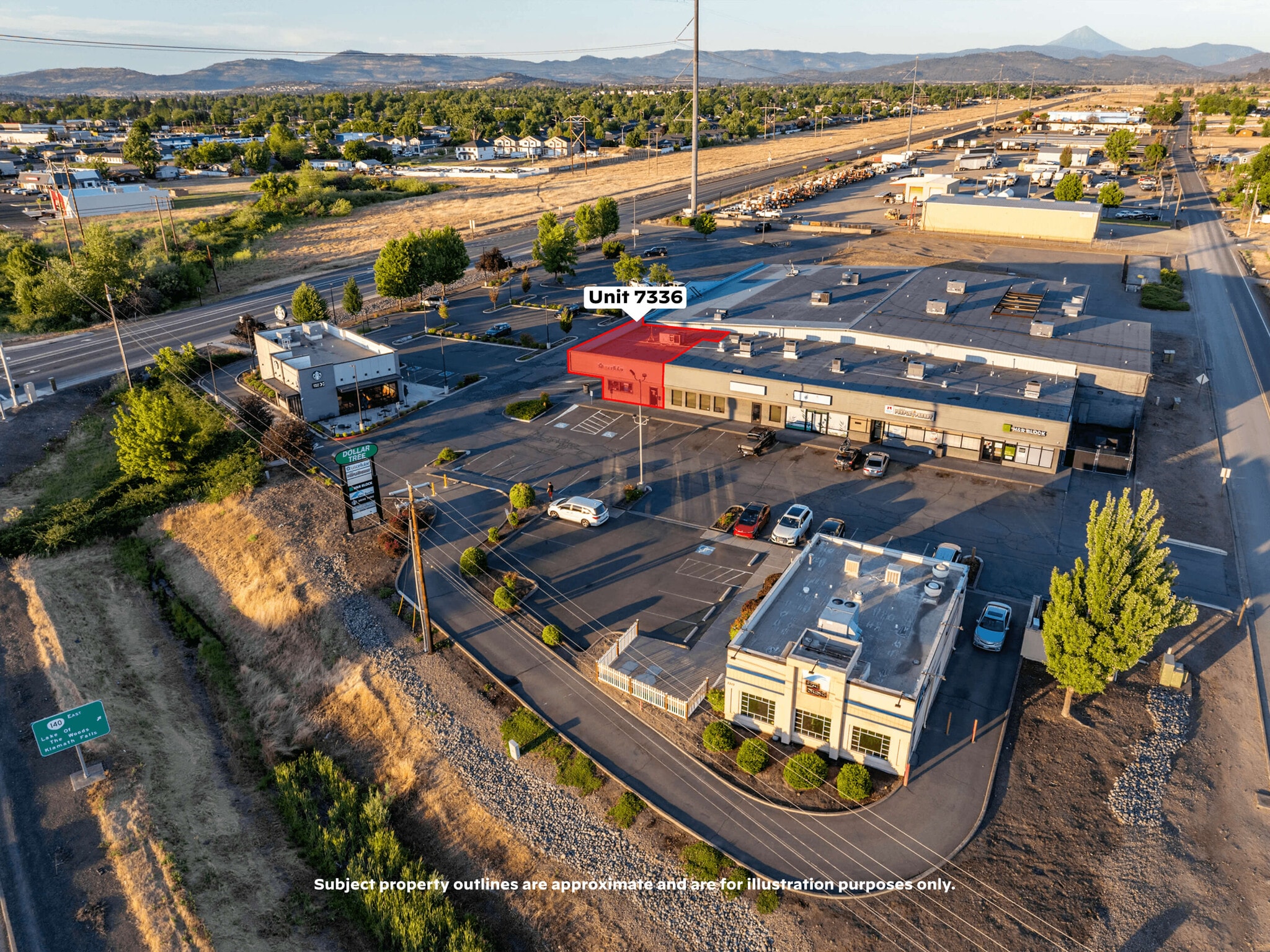 7334 Crater Lake Hwy, White City, OR à louer Photo intérieure– Image 1 sur 26