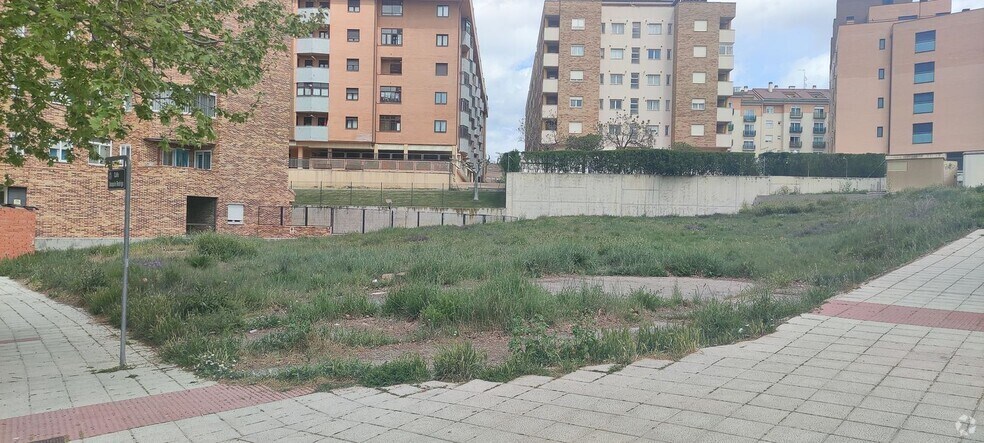 Avenida de los Derechos Humanos, 8, Ávila, Ávila à louer - Photo de l’immeuble – Image 3 sur 4
