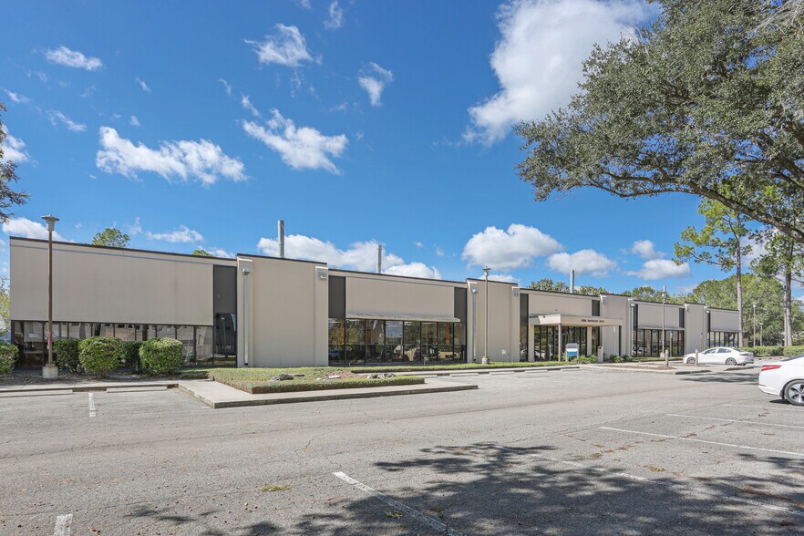 13706 Innovation Dr, Alachua, FL à louer - Photo de l’immeuble – Image 2 sur 10