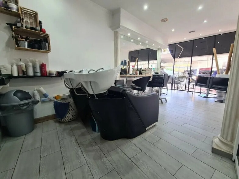 Local commercial dans Cagnes-sur-Mer à louer - Photo intérieure – Image 3 sur 3