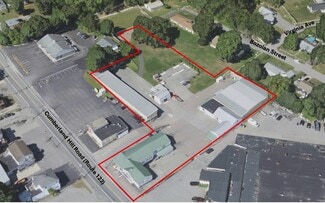 Plus de détails pour 830 Cumberland Hill Rd, Woonsocket, RI - Local commercial à vendre