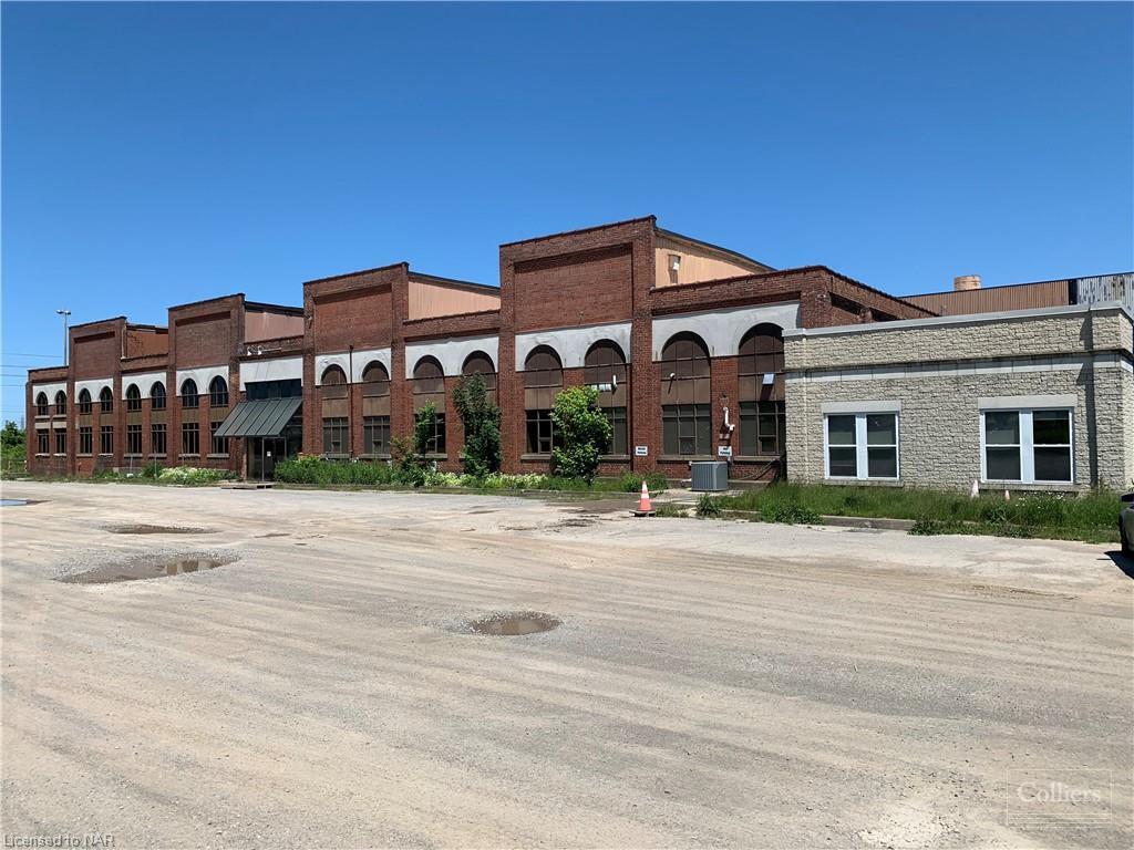 4300 Stanley Ave, Niagara Falls, ON à vendre Photo de l’immeuble– Image 1 sur 2