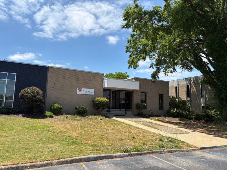 121 Edinburgh Ct, Greenville, SC à vendre - Photo principale – Image 1 sur 12