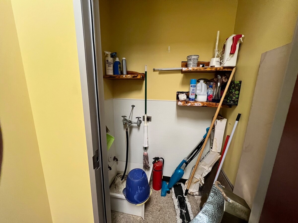 9515 W Camelback Rd, Phoenix, AZ 85037 - Lot 108 -  - Photo intérieure - Image 1 of 18