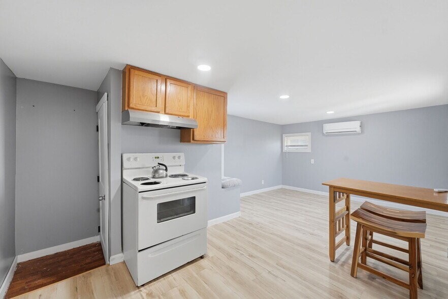 415 Anthony St, Fall River, MA à vendre - Photo de l’immeuble – Image 3 sur 30