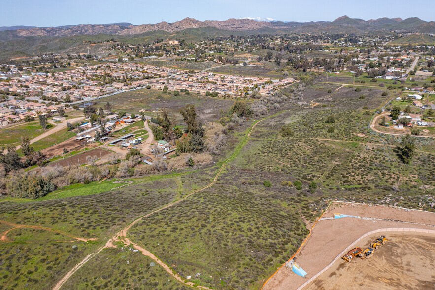 0 Riverside St, Perris, CA à vendre - Photo de l’immeuble – Image 2 sur 19