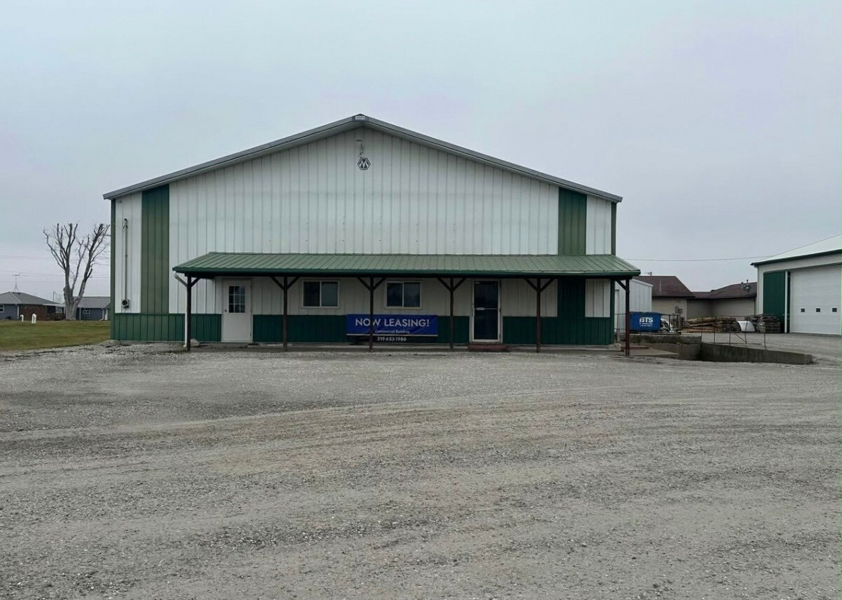 2490 Highway 92, Washington, IA à louer Photo principale– Image 1 sur 9