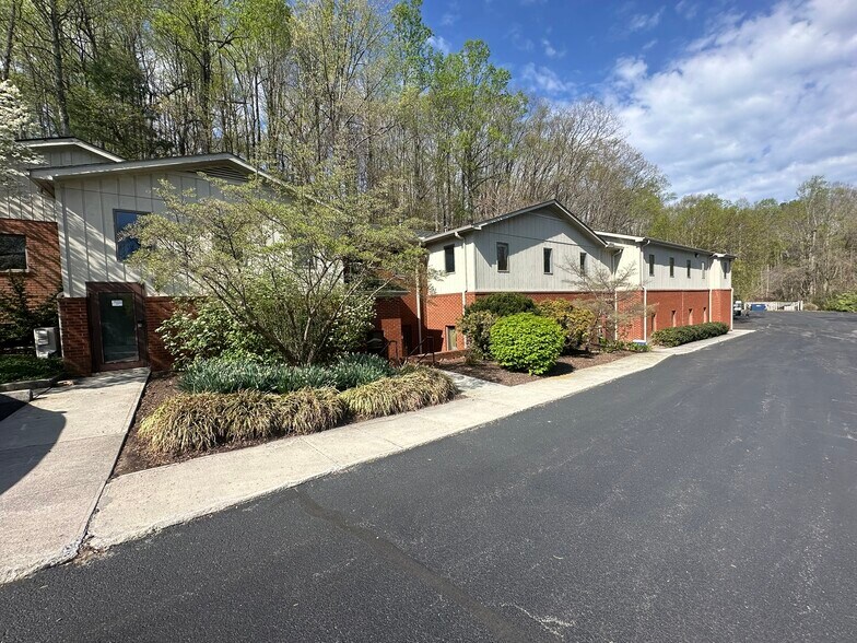 2206 S Main St, Blacksburg, VA à louer - Photo de l’immeuble – Image 1 sur 5
