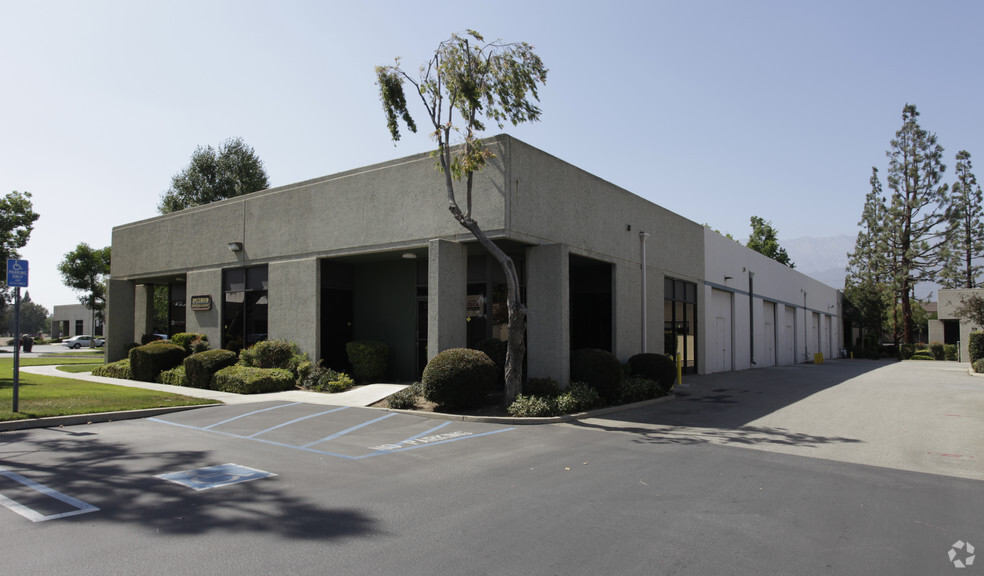 9567 Arrow Route, Rancho Cucamonga, CA à louer - Photo de l’immeuble – Image 2 sur 9